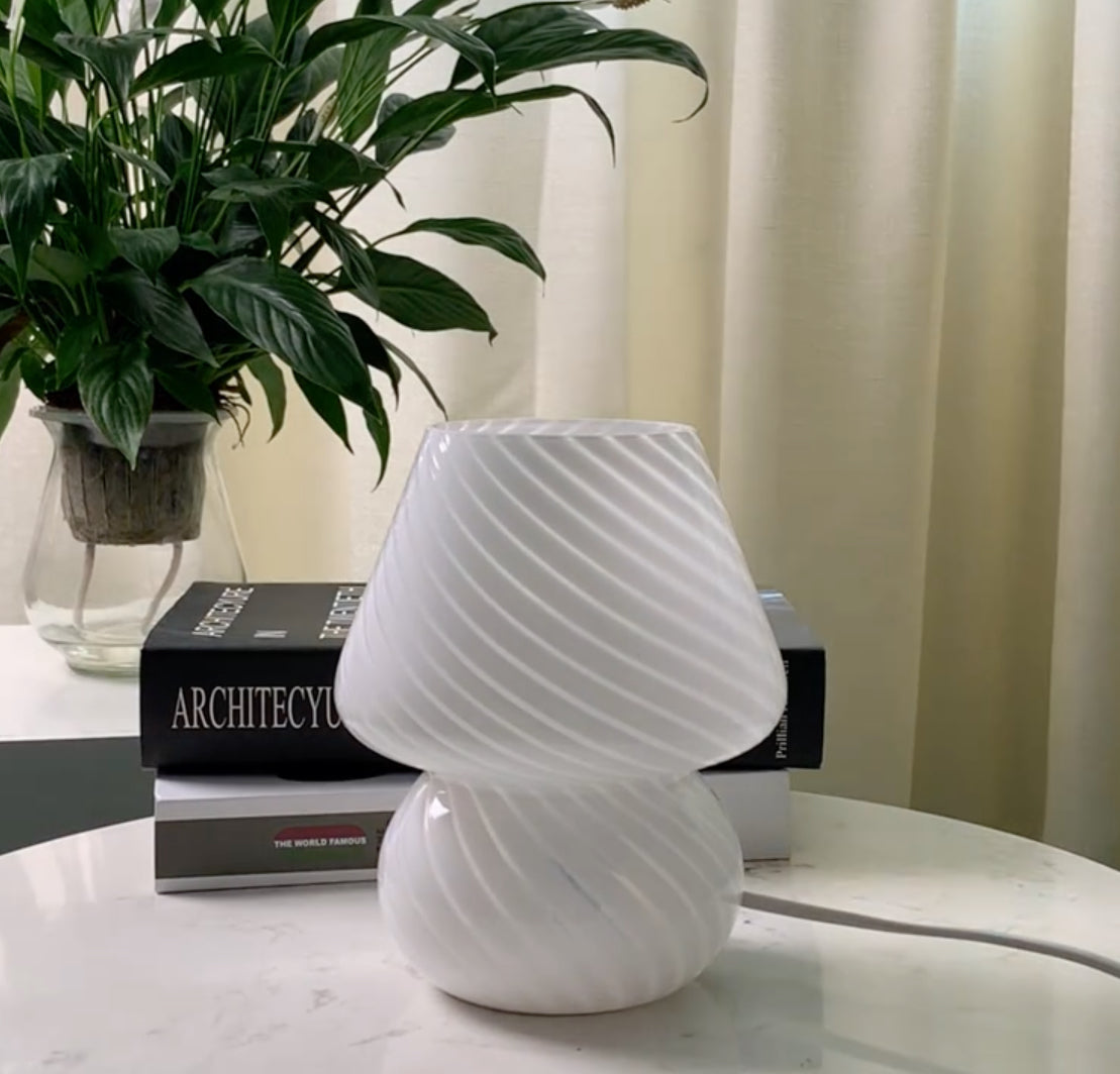 Lampe de Table Élégante Blanche – Luminaire Chic pour Maison et Bureau