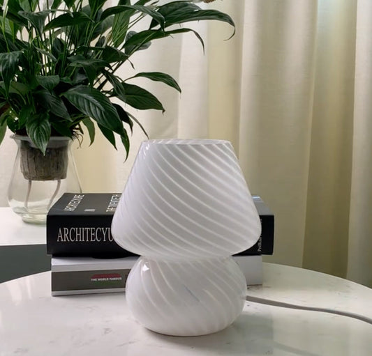 Lampe de Table Élégante Blanche – Luminaire Chic pour Maison et Bureau